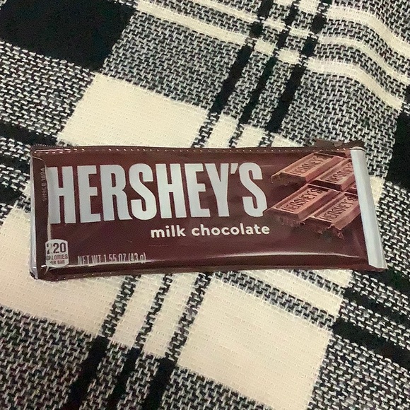🔴 Hershey’s milk chocolate pencil pouch - Picture 1 of 5